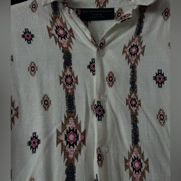 No Boundaries Southwestern Aztec Print Button Up Short Sleeve Shirt Size S - Picture 2 of 5